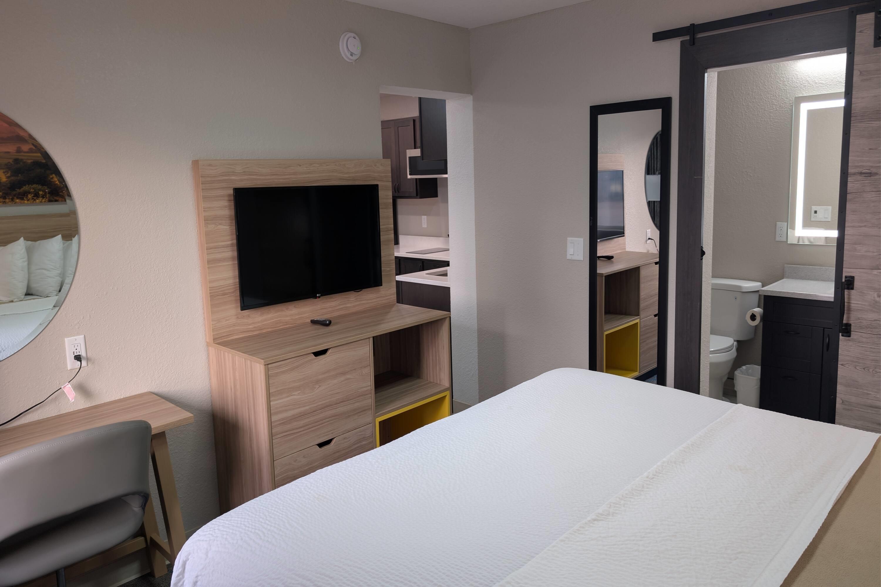 Efficiency, King and Double Bed, Sofa, Kitchenette