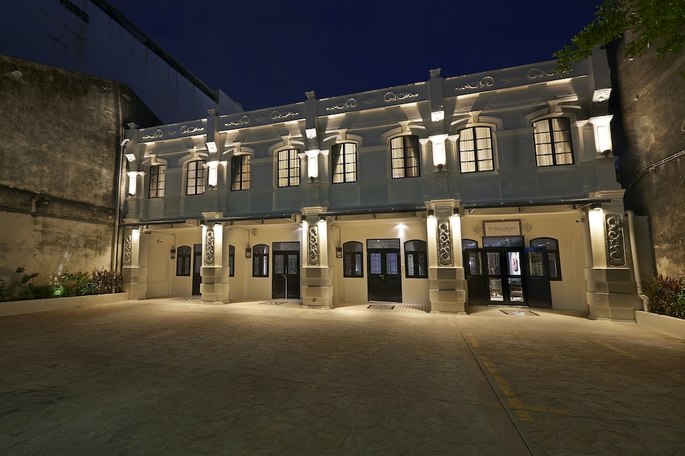 Macalister Terraces Hotel 1/37