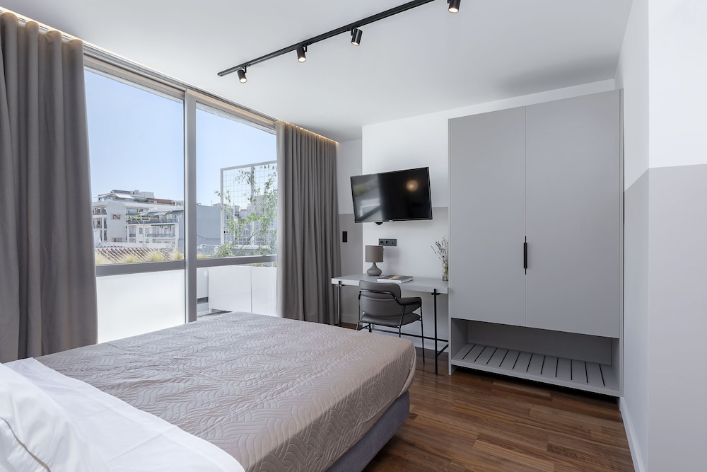 The Athenians Art Apartments 7/50