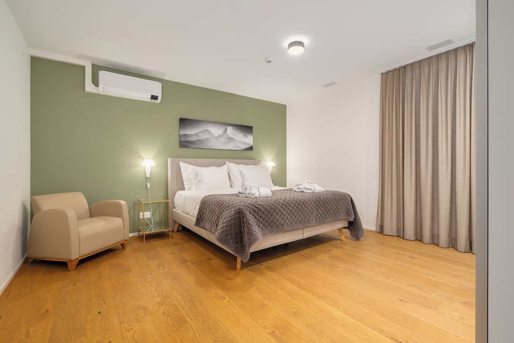 1 BEDROOM, LUXURY, APARTMENT