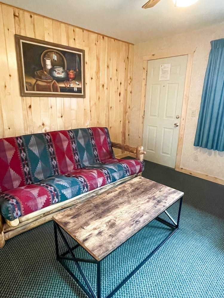 Spirit Lake Lodge and Snowmobile Rentals 48/63