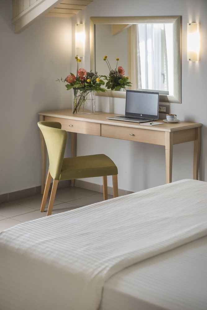 Ionian Plaza Hotel 37/50