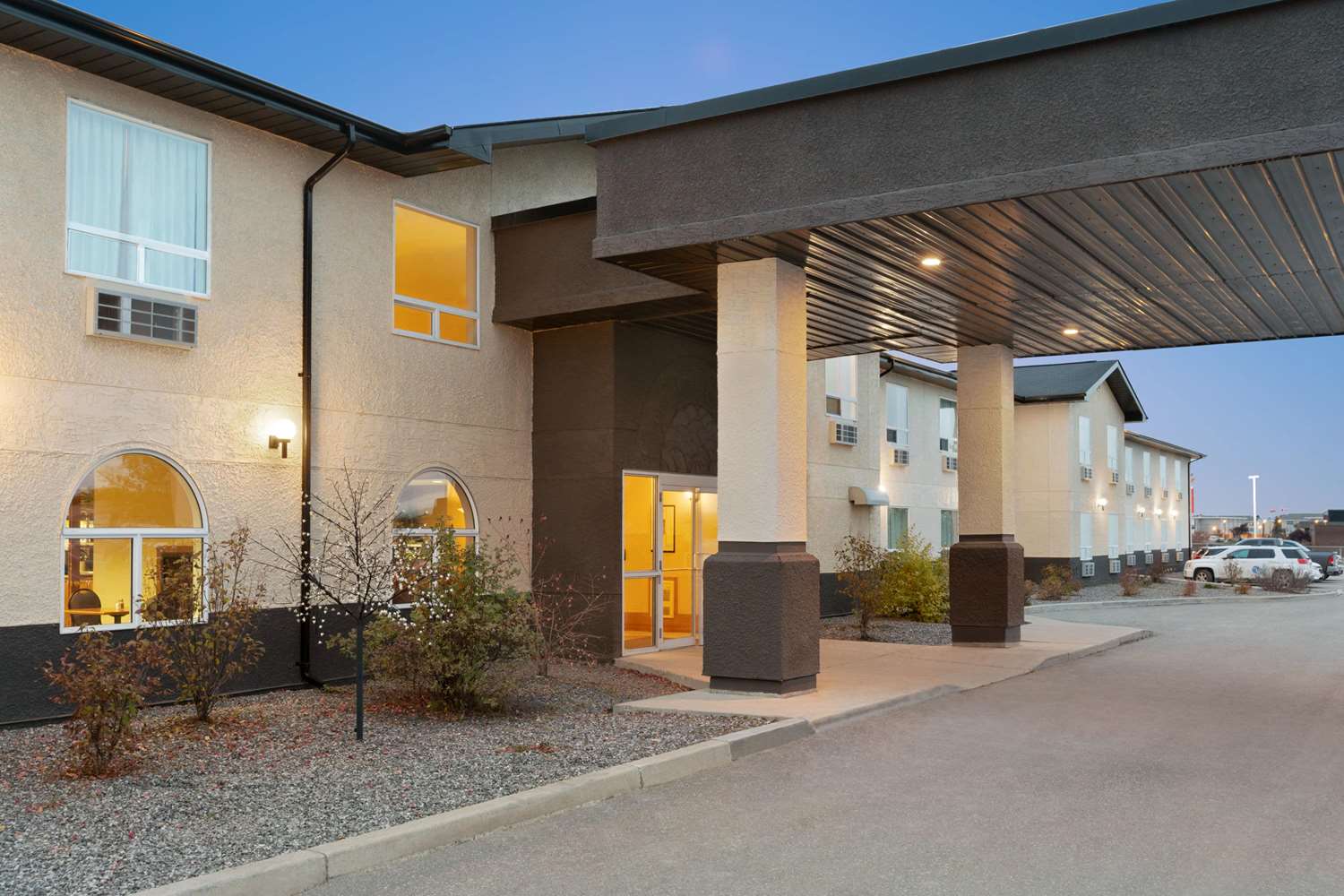 Days Inn & Suites by Wyndham Thompson 2/32