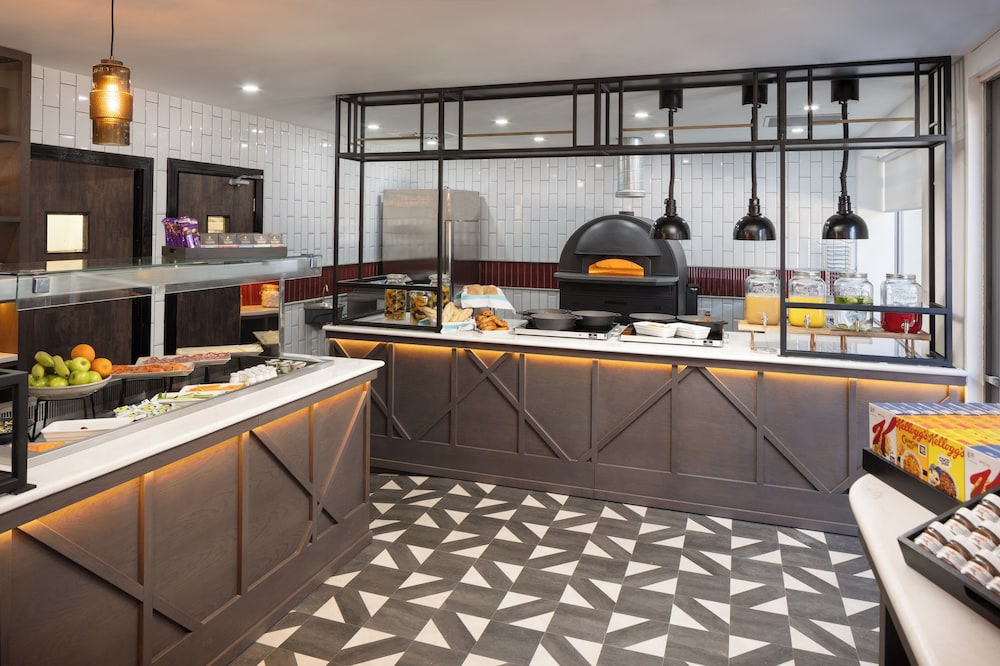 Four Points by Sheraton Edinburgh 6/56