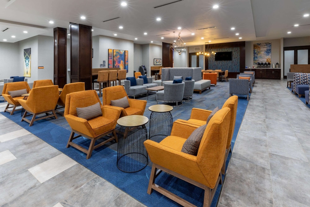 La Quinta Inn & Suites by Wyndham Frisco 25/39