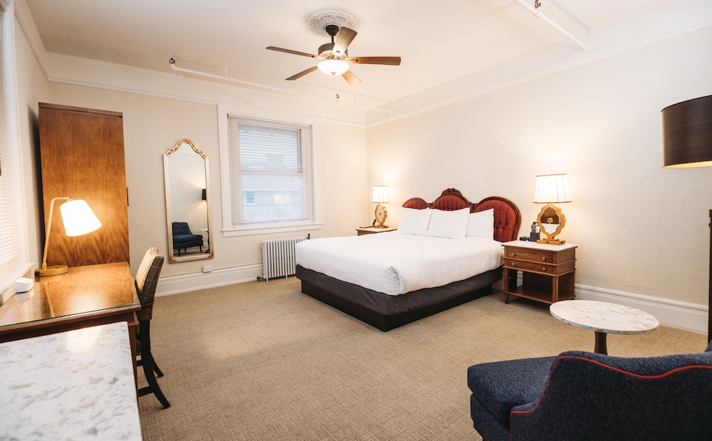 SUITE, BALCONY