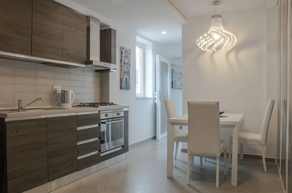 Tasso Suites 59/71