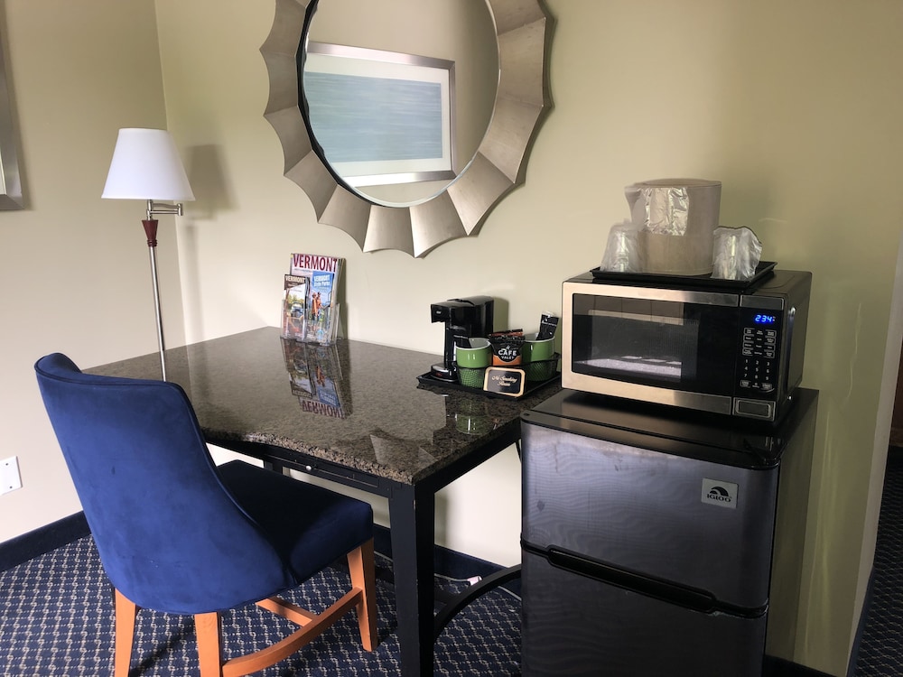 Black Mountain Inn 48/63