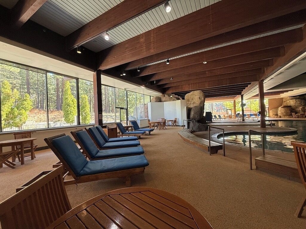 Ballys Lake Tahoe Casino Resort (Ex MontBleu Resort Casino and Spa) 36/68