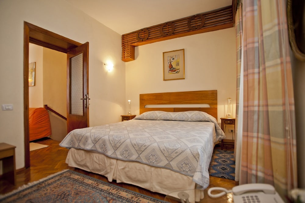 Vila Camelia 12/50