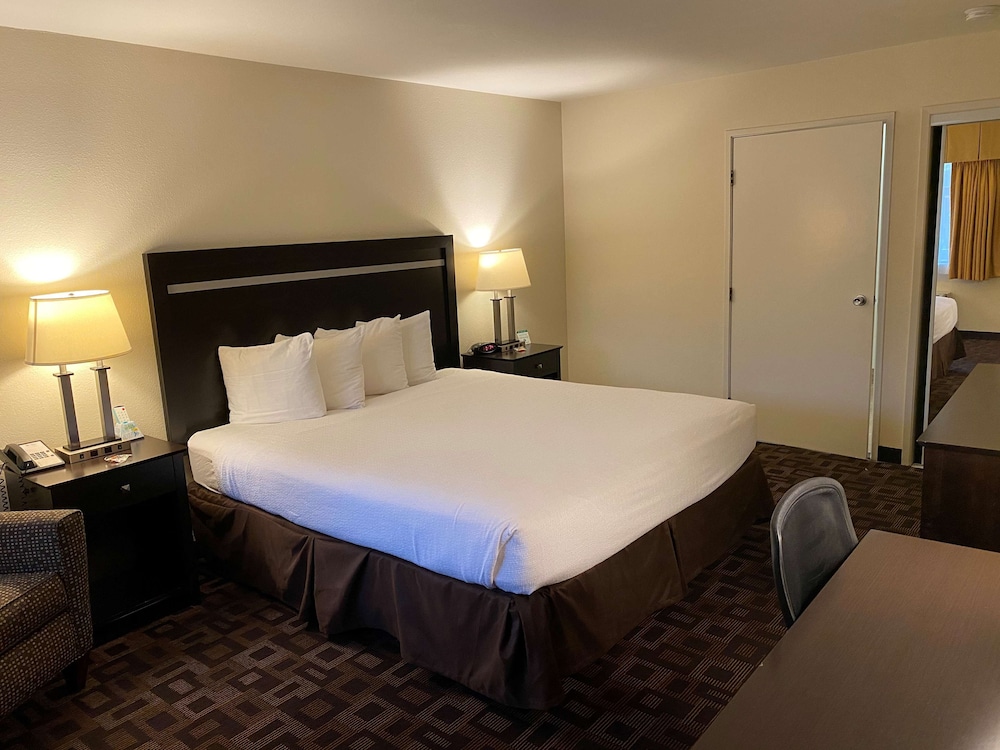 Best Western Plus Inn Of Hayward 11/40