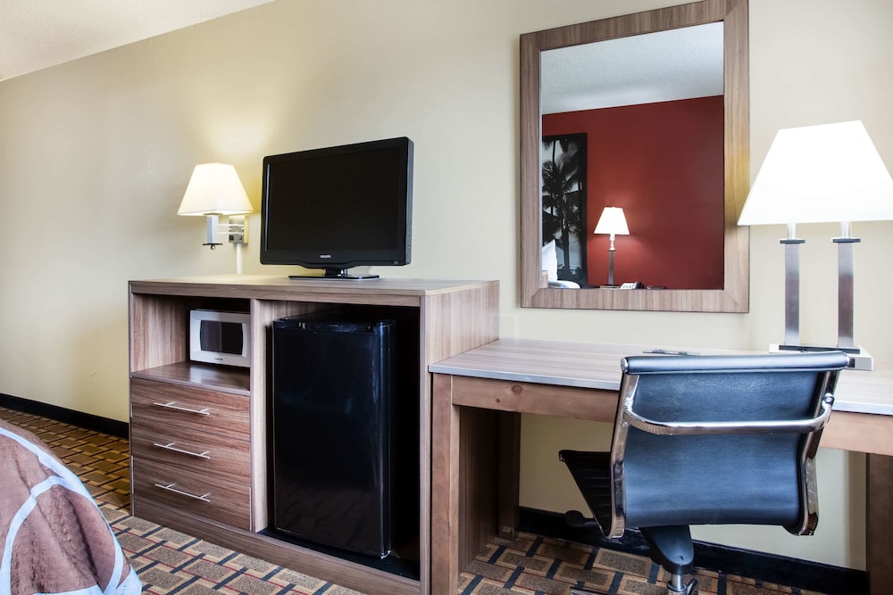 Super 8 by Wyndham Chester/Richmond Area 16/21