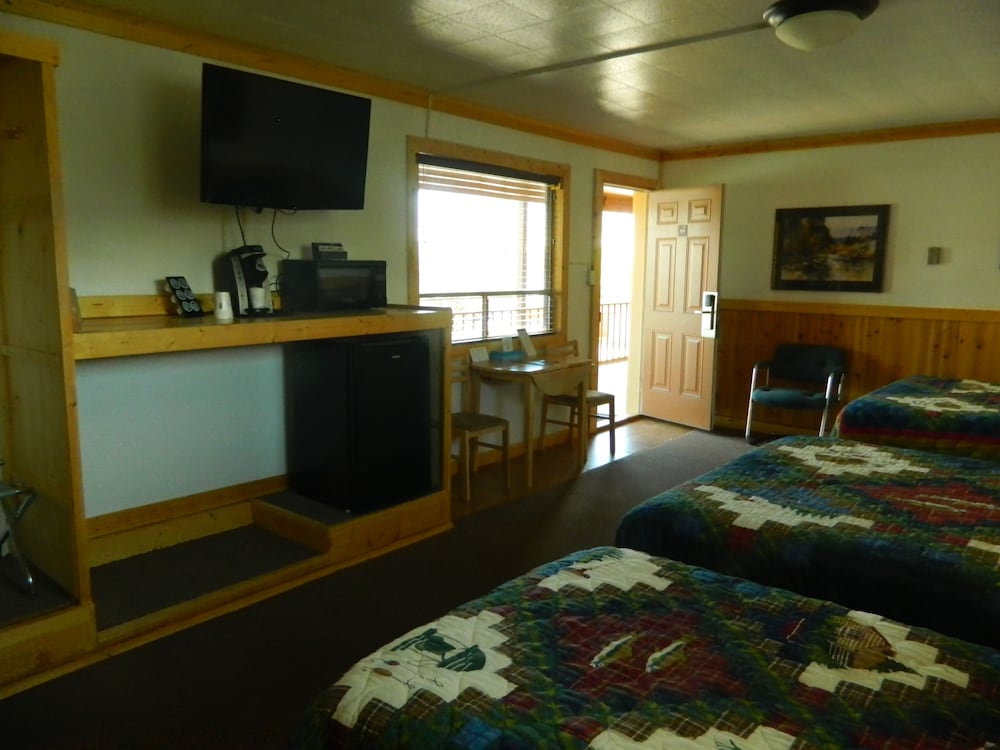 Country Motor Inn 36/64