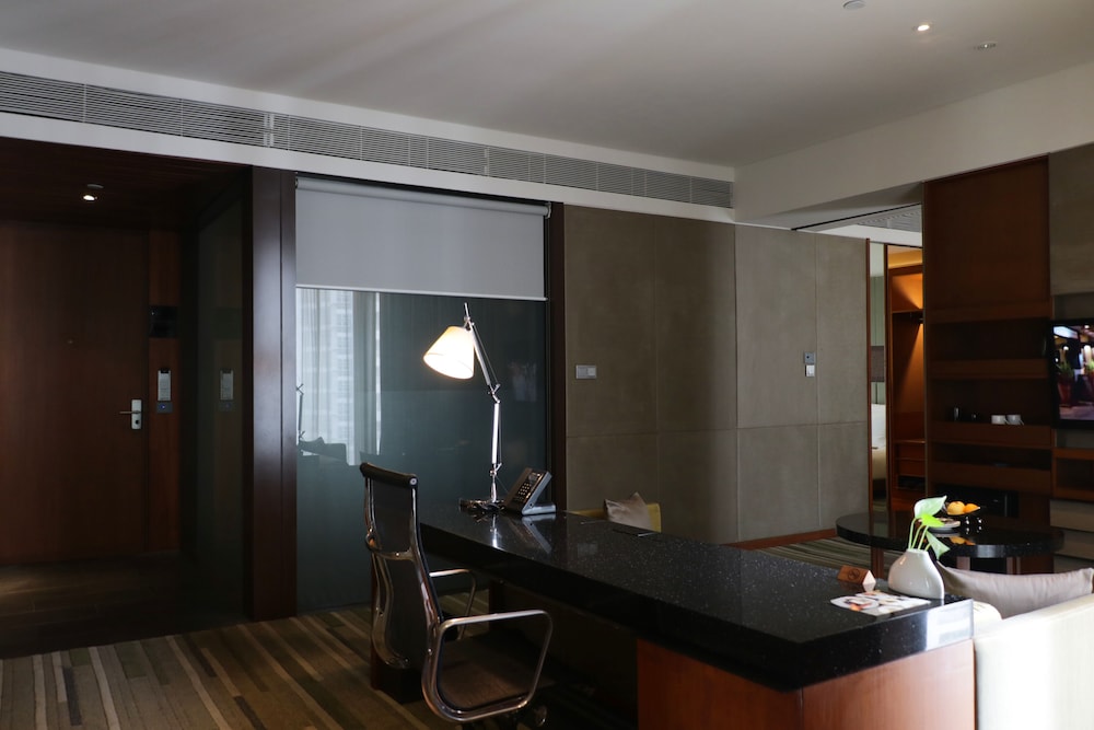 HANSAR BANGKOK 53/83