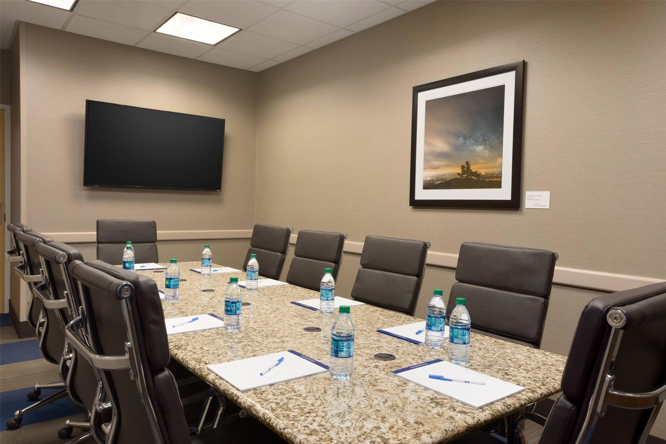 Comfort Inn and Suites Presidential 25/33