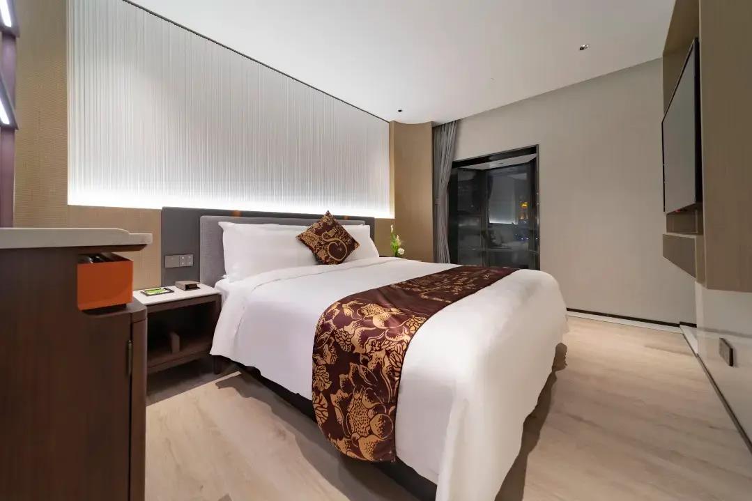 SUPERIOR KING ROOM