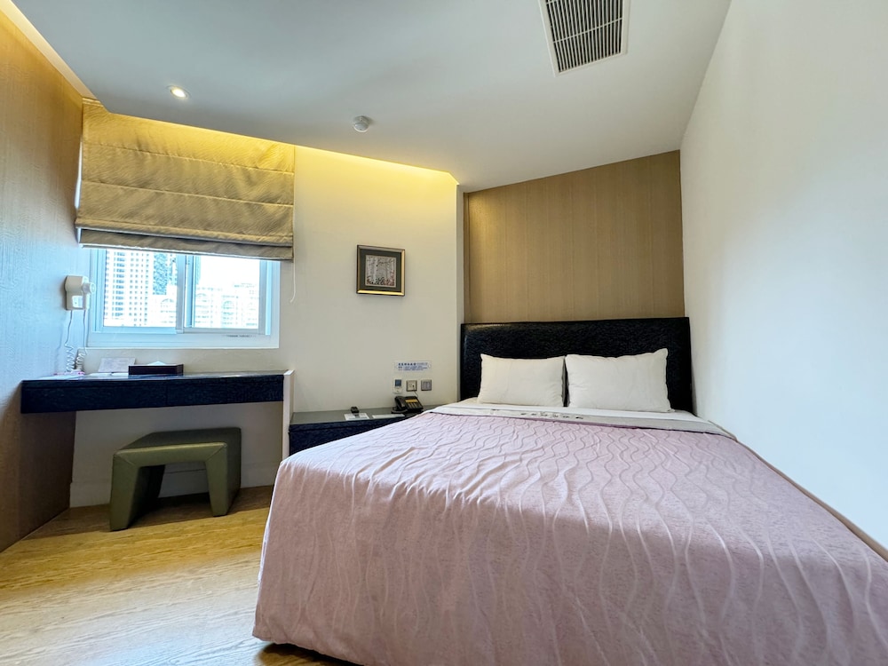 Ai-Lai Fashion Hotel 31/72