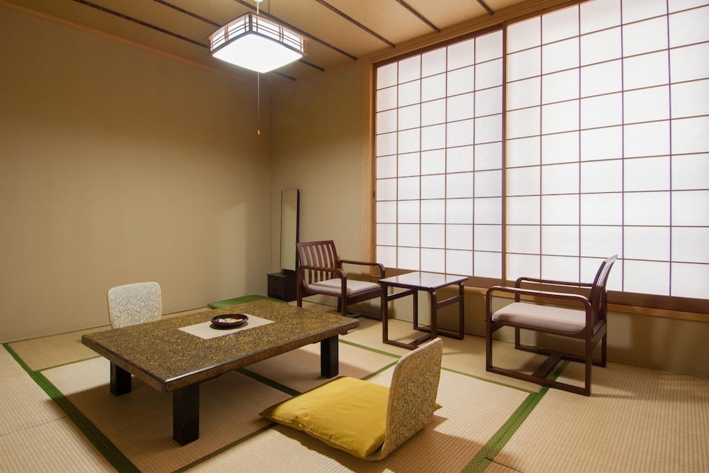 HOTEL SEIKOEN 28/45