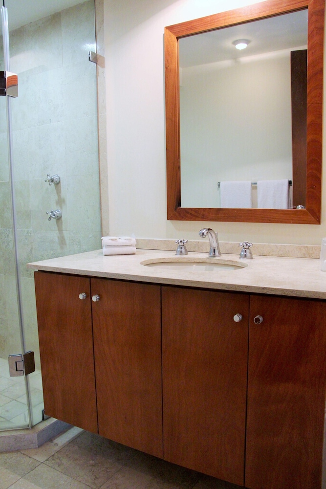Residence L Heritage Aristoteles 140 By Bluebay Ex Suites Aristoteles 140 57/57