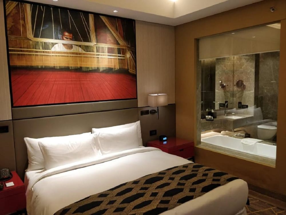 Radisson Blu Faridabad 19/75