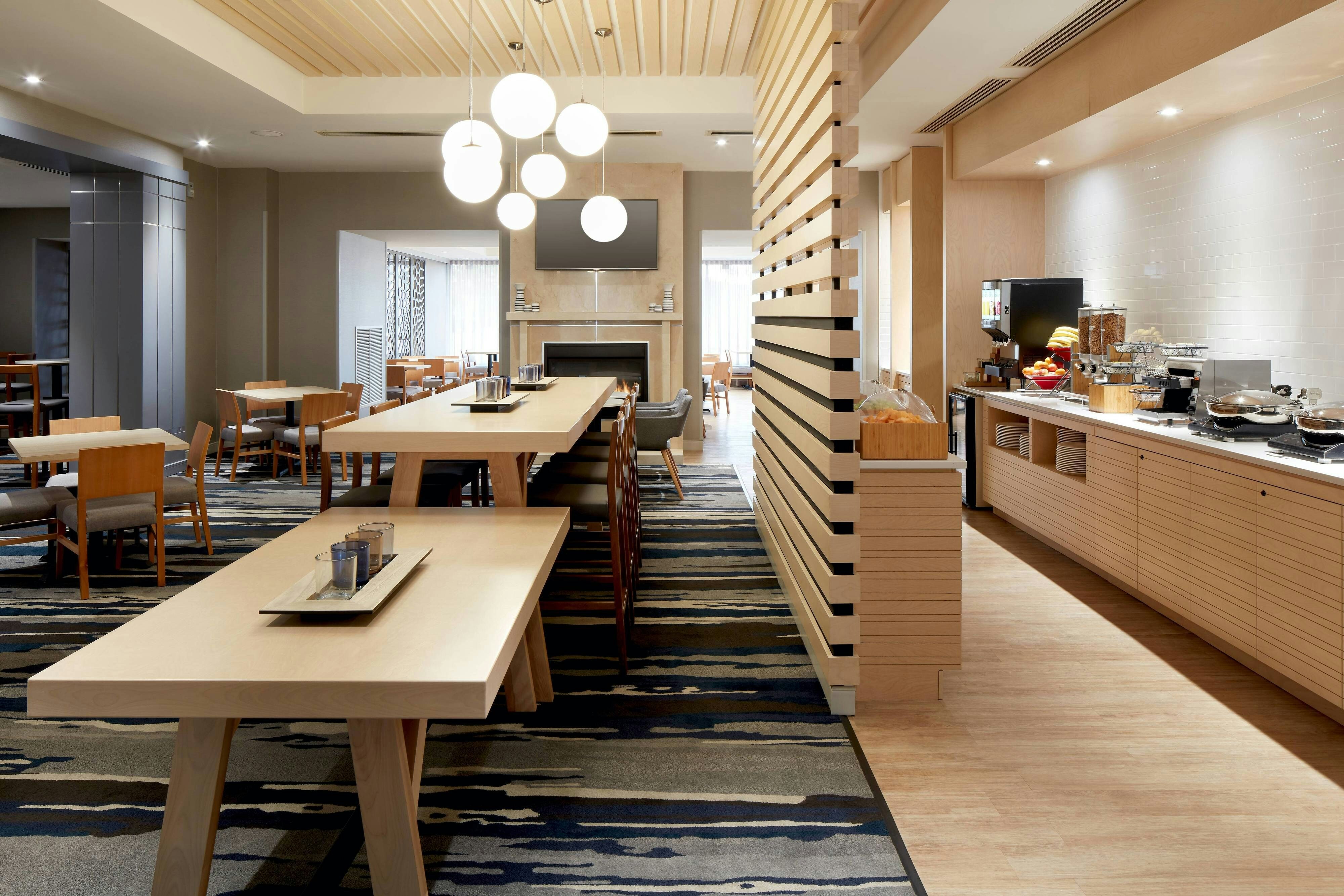 Fairfield Inn Suites Montreal Airport 23/30