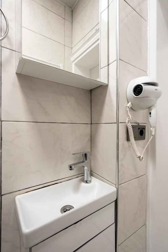 Hotel Emir 42/50