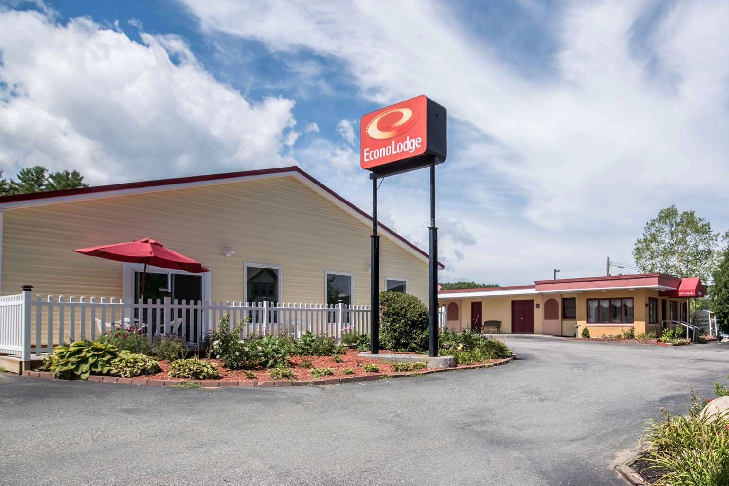 Econo Lodge Brattleboro South 2/15