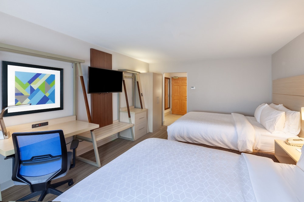 Holiday Inn Express Hotel Suites Jenks 22/72