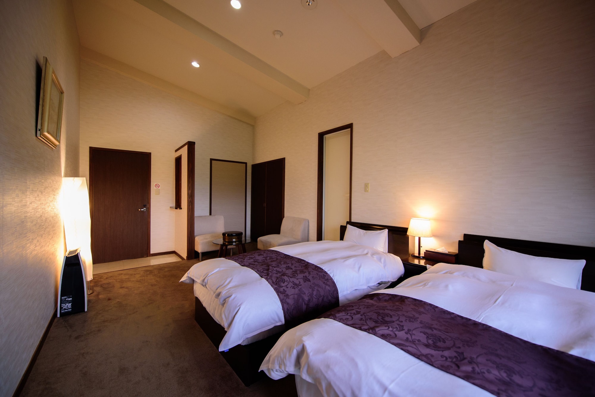 ROOM, TWIN BEDS, MOUNTAIN VIEW