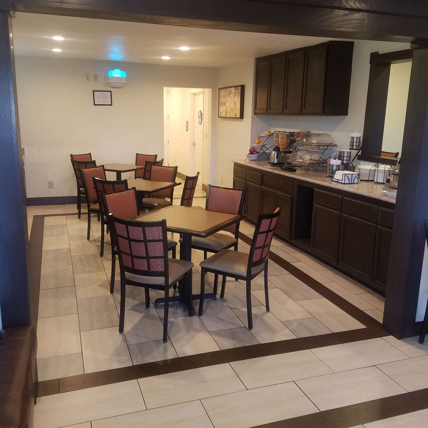 SureStay Hotel by Best Western Hollister 7/11