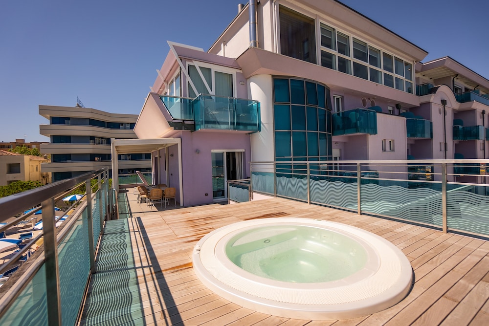 Hotel Lungomare 31/35