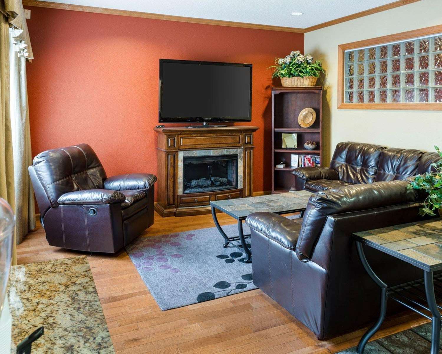Quality Inn Lakeville North, MN 24/29