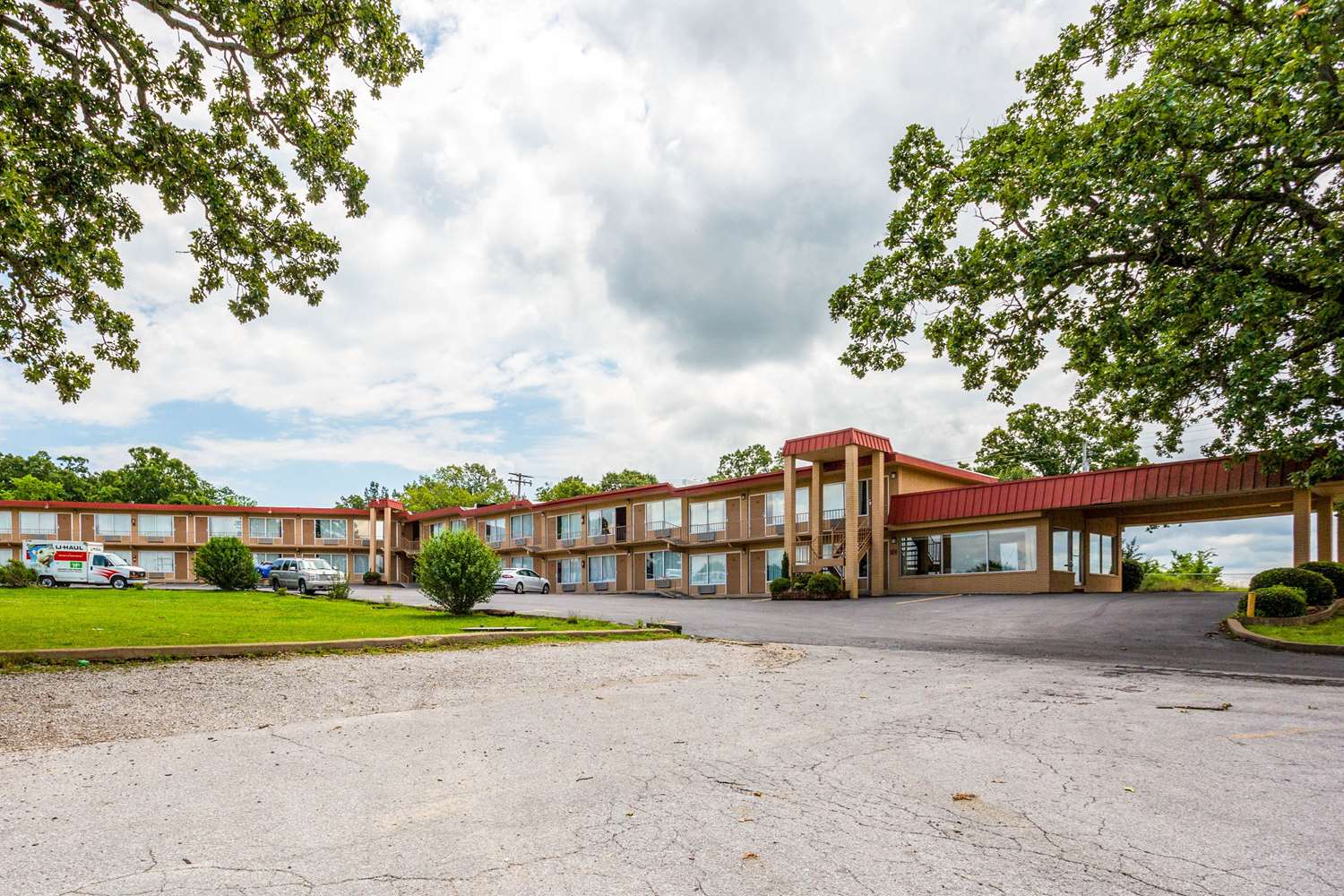 Days Inn by Wyndham Batesville AR 12/13