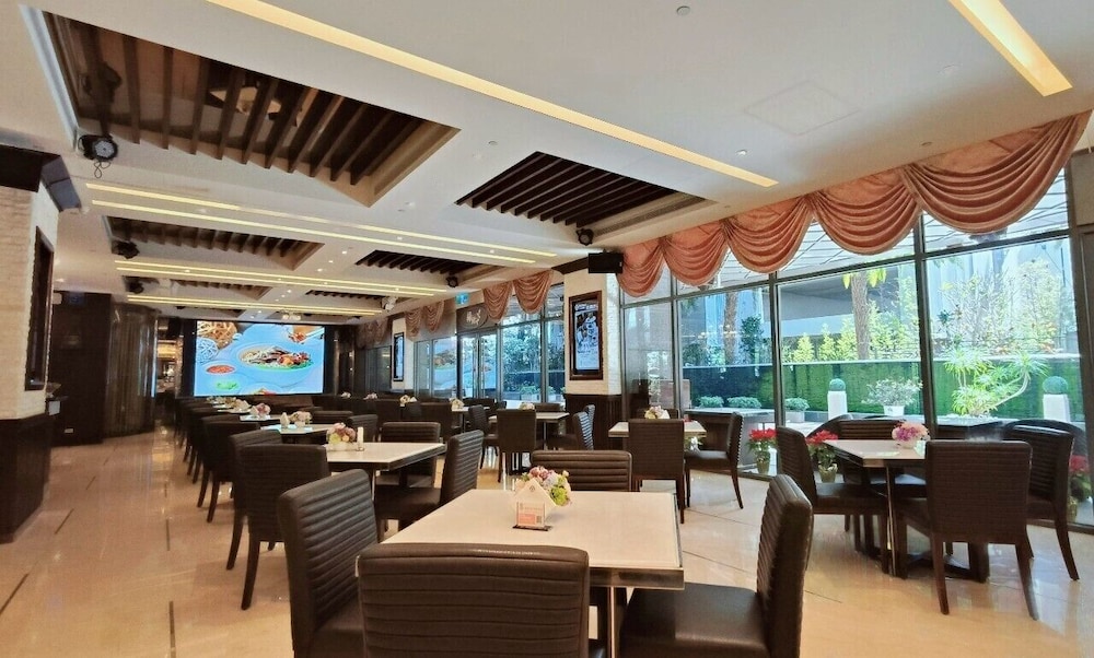 S Aura Hotel 39/50