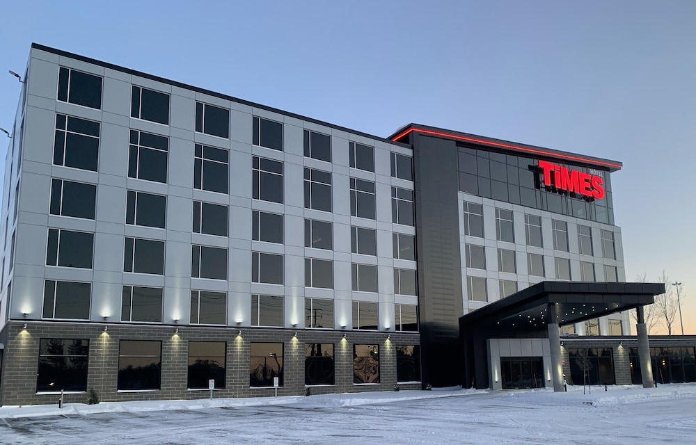 Grand Hotel TiMES Blainville-Mirabel 1/37