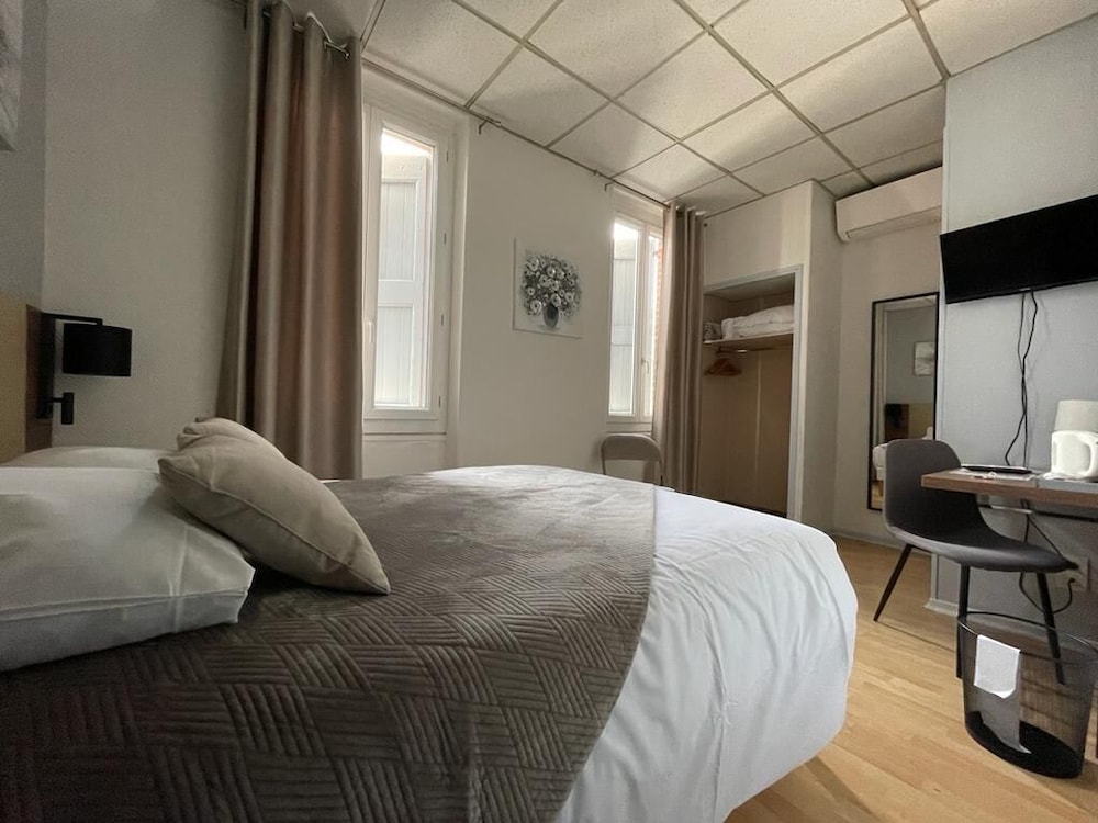 Le Rochegude Hotel 8/33