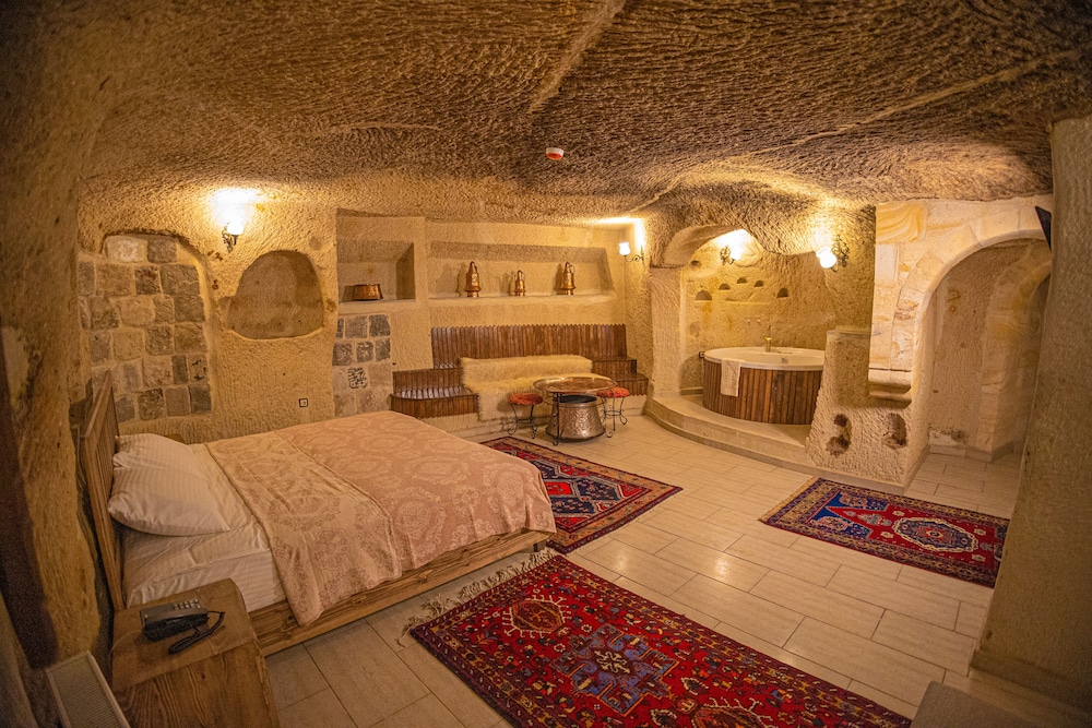 Pietra Cave Suites 20/49