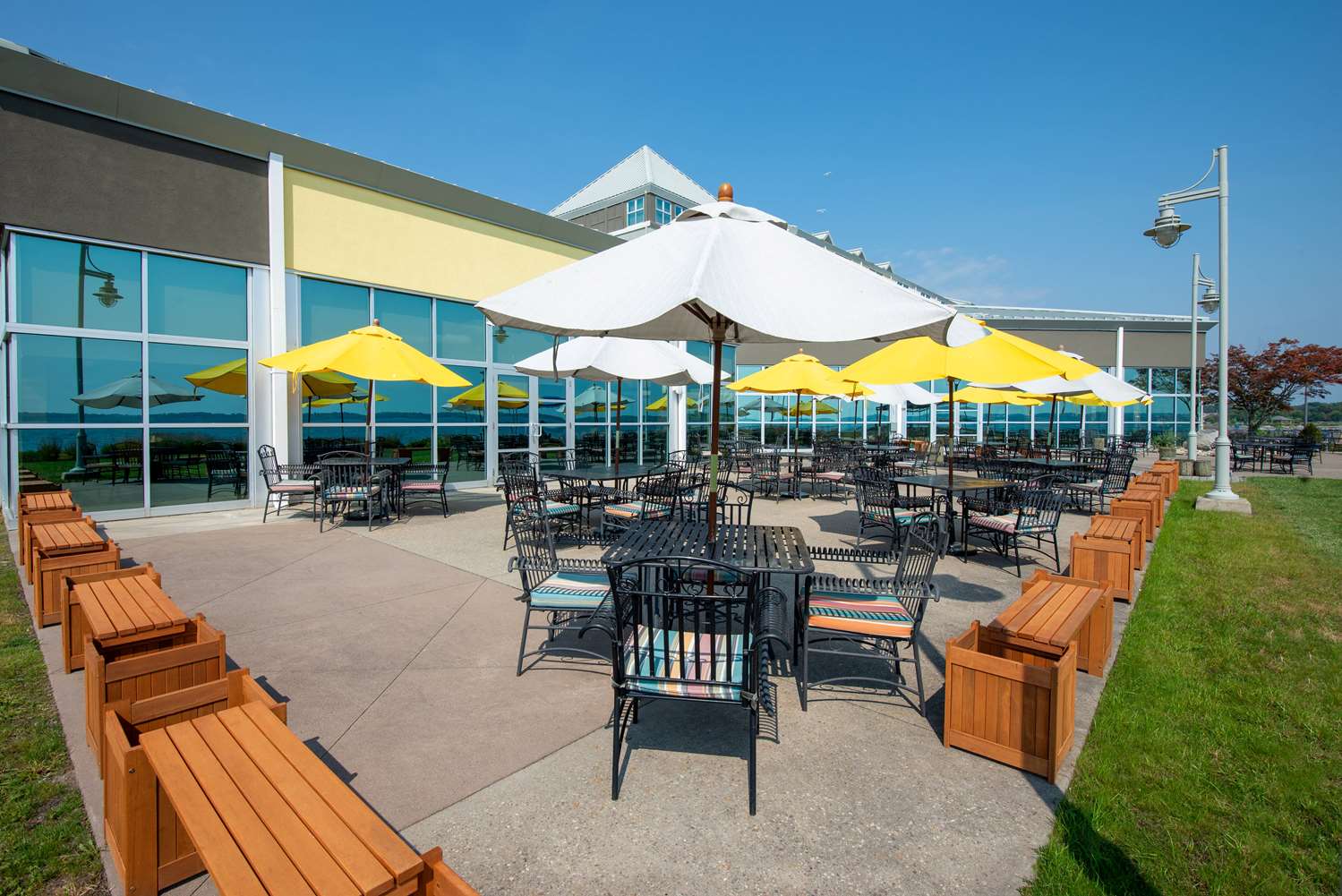 41 Lakefront Hotel, Trademark Collection by Wyndham 37/50
