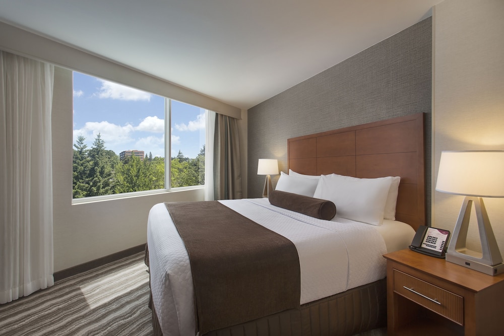 AC Hotel By Marriott Portland Lake Oswego 15/68