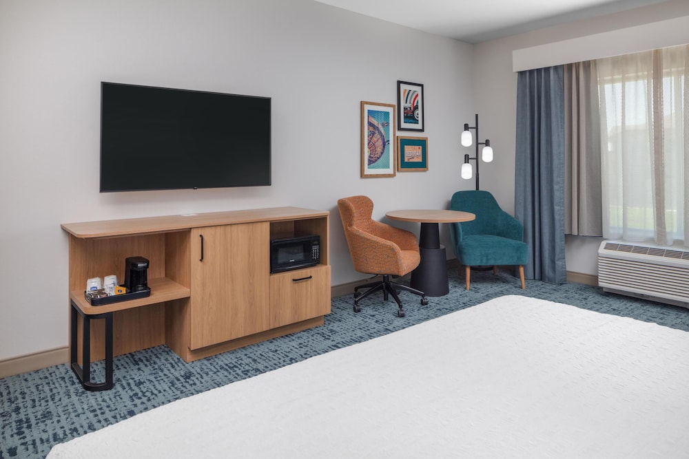 Hampton Inn by Hilton Grand Island Medical Center 34/42