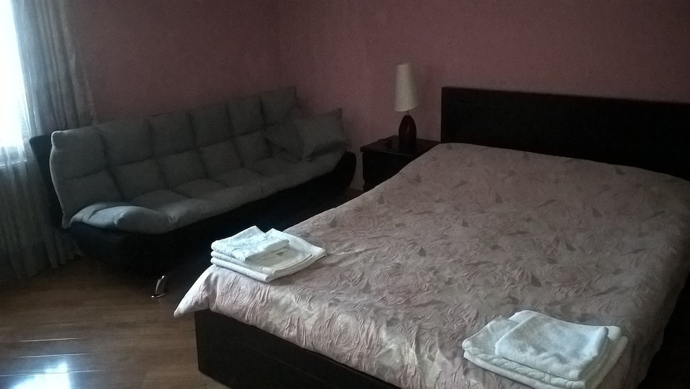 ISAKA HOTEL 38/74