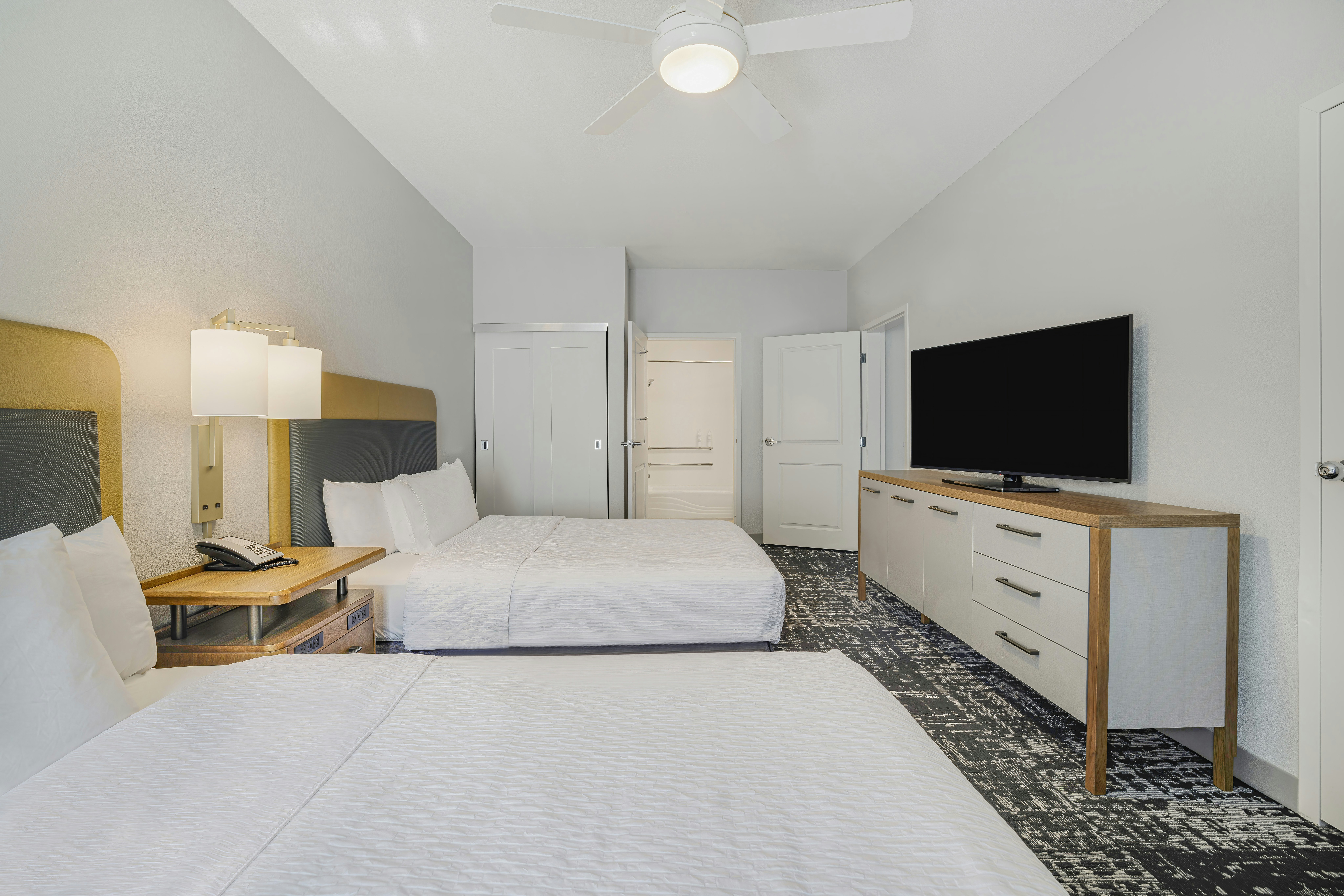 1 BEDROOM, SUITE, 2 QUEEN BEDS
