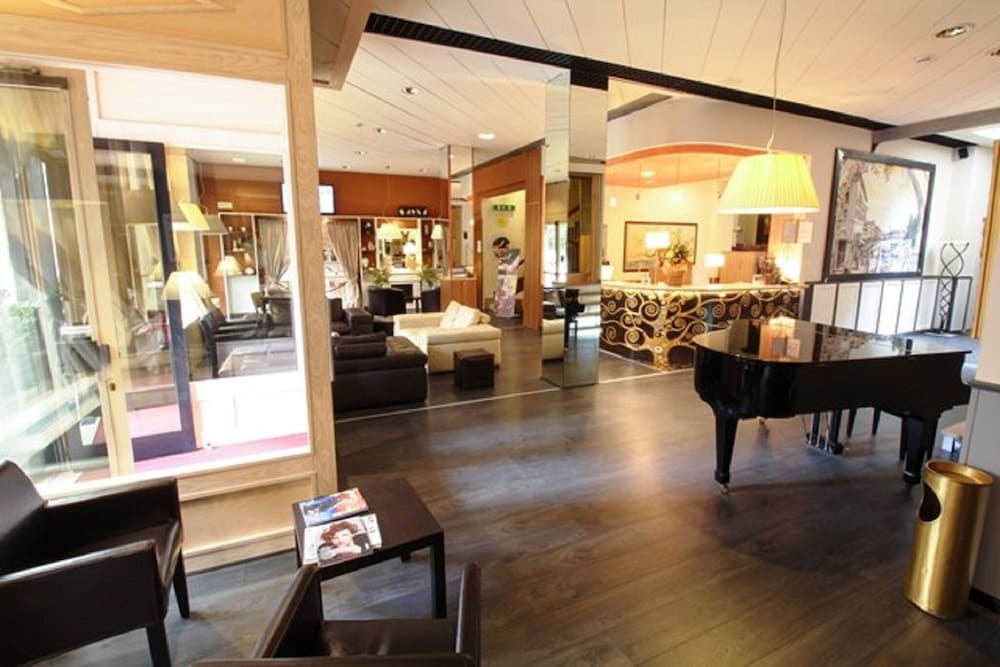 Hotel Italia 37/42