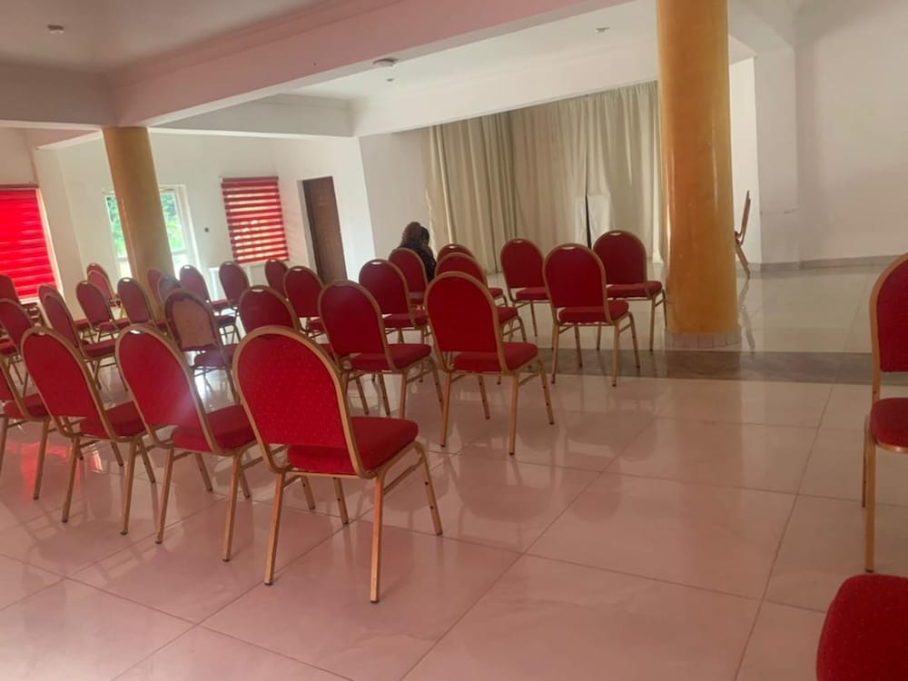 Roses Regency Hotel And Suites 17/22