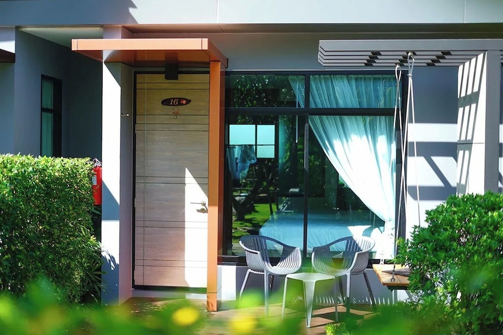 Chatnipa Beach Resort by Morseng 6/50