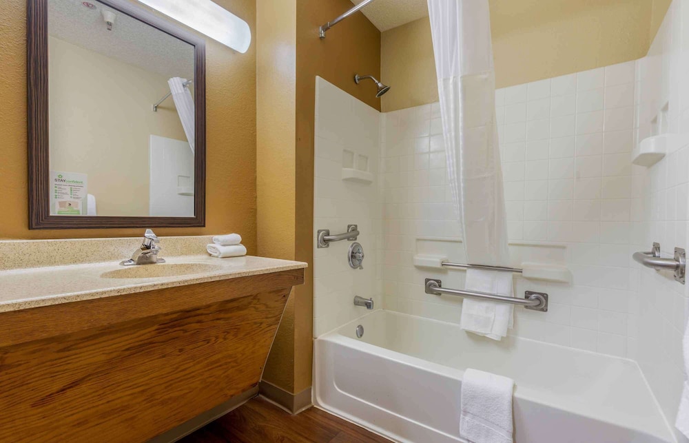 Studio6 Suites Greenville, SC - Haywood Mall 38/45
