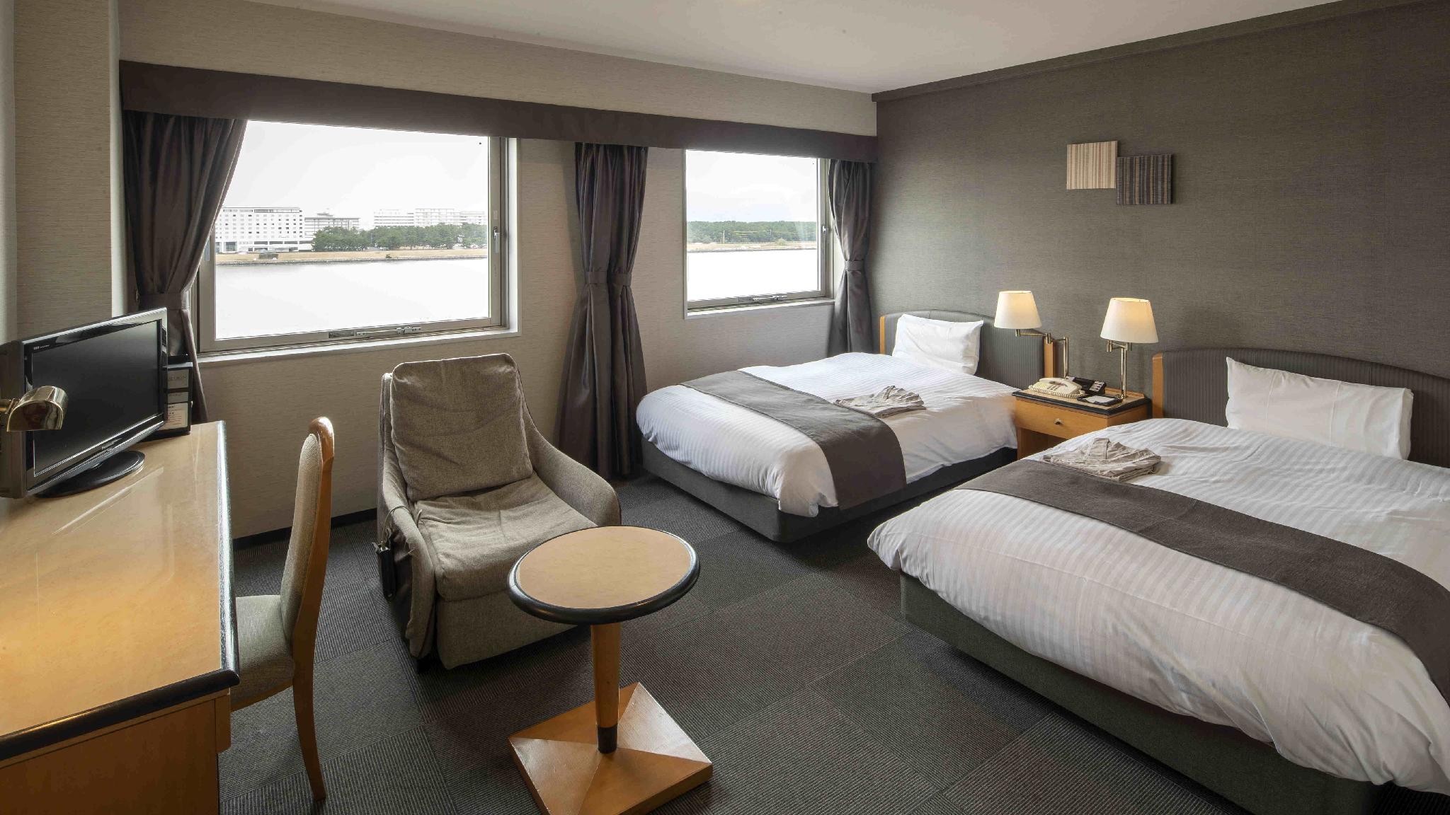 Standard, Twin Beds, River View, Mountain View, Night View
