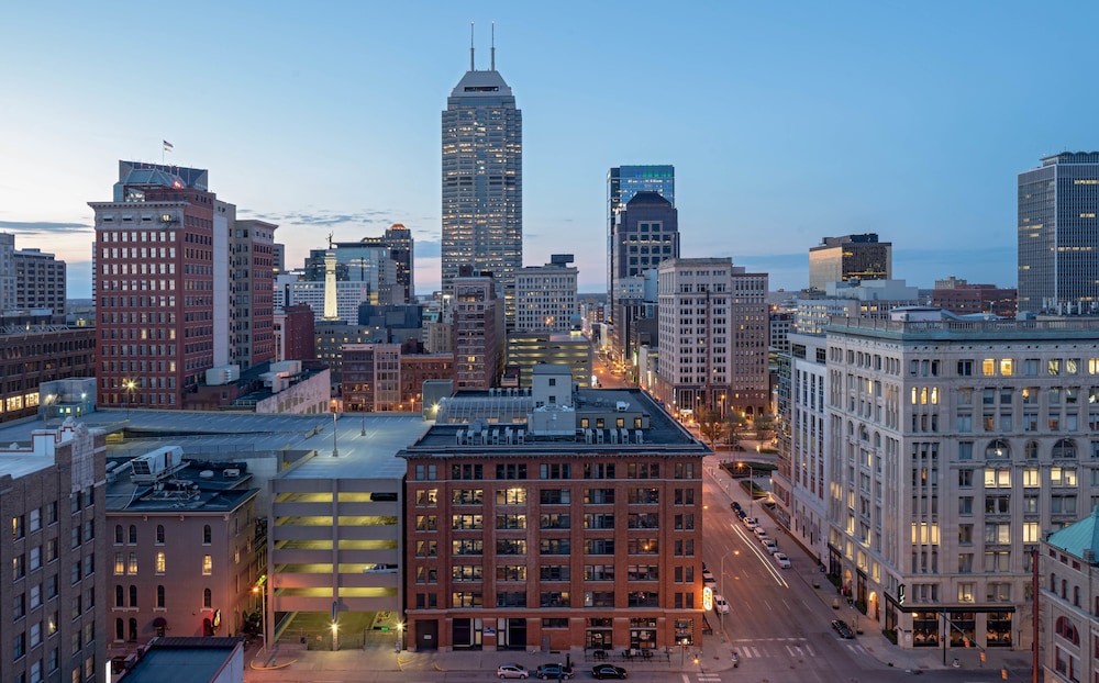 Hyatt House Indianapolis Downtown 68/70