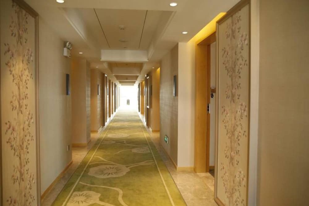 The Hotel V (Zhenjiang Jingkou) 21/25