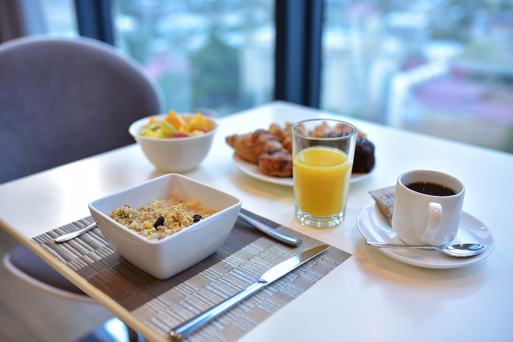 Opera Suite Hotel 37/50